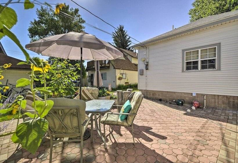 Well Equipped Cody Cottage: 2 Miles To Cody Rodeo!