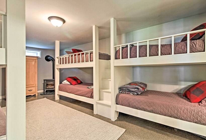 West Dover Home   3 Miles To Mount Snow Resort!