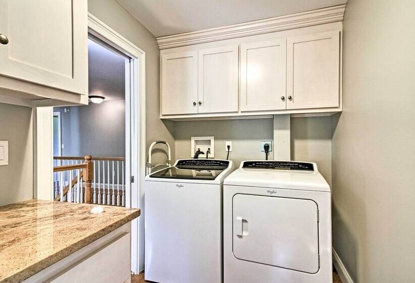 West Dover Home   3 Miles To Mount Snow Resort!