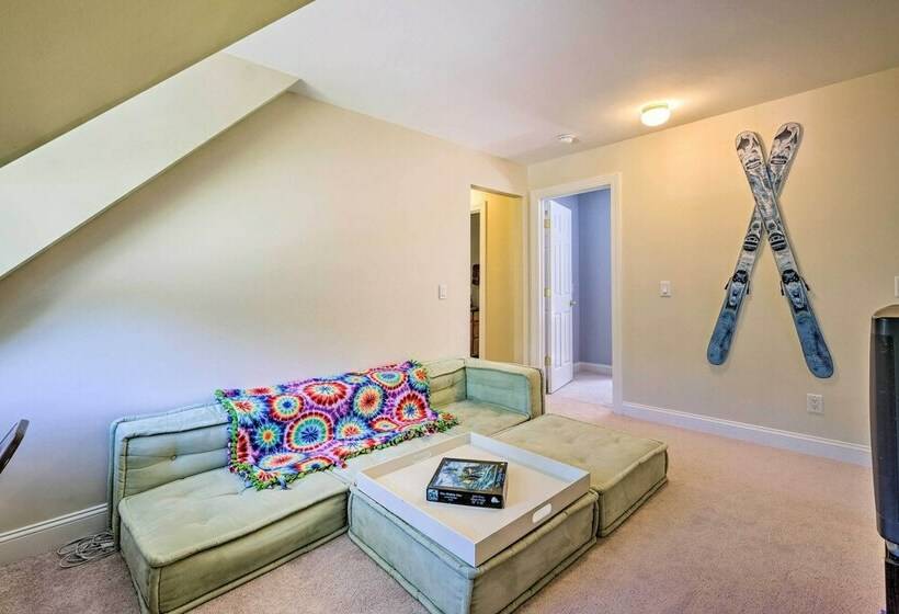 West Dover Home W/ Deck, Grill & Ev Outlet