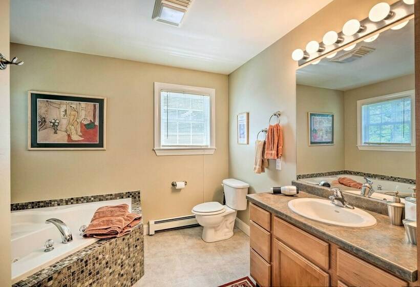 West Dover Home W/ Deck, Grill & Ev Outlet