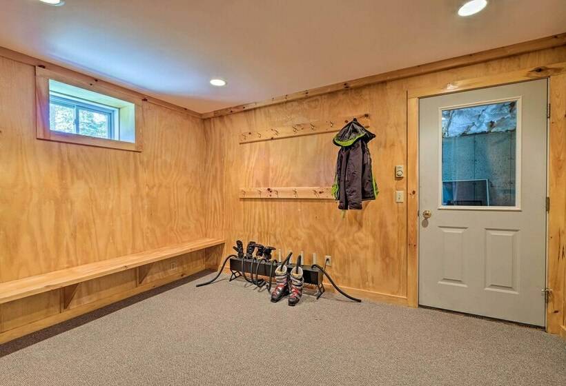 West Dover Home W/ Deck, Grill & Ev Outlet