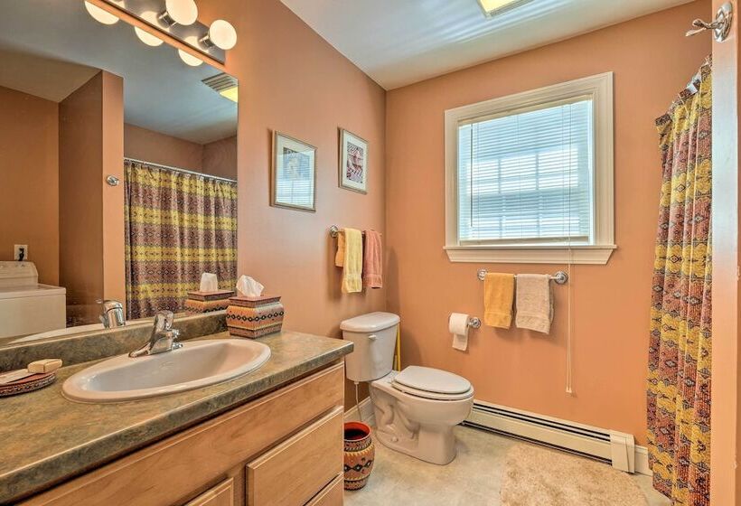 West Dover Home W/ Deck, Grill & Ev Outlet