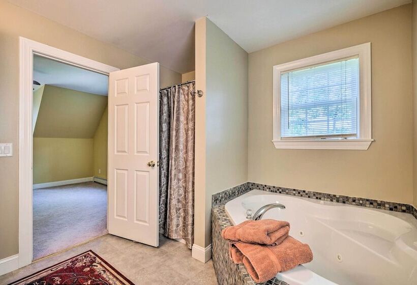 West Dover Home W/ Deck, Grill & Ev Outlet