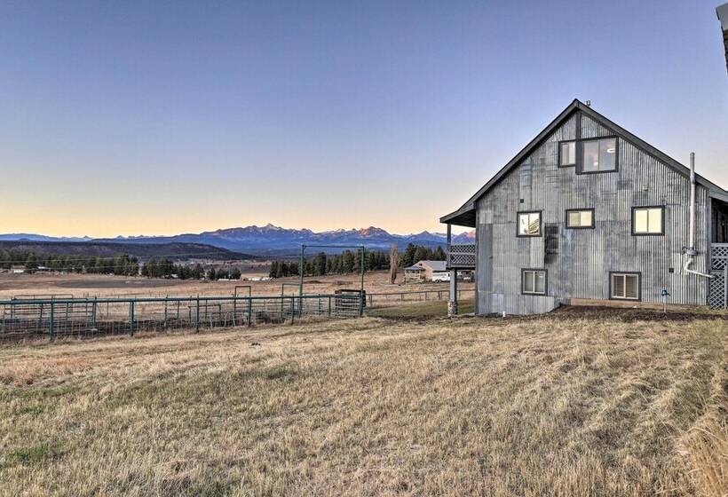 Western Skies Home W/ Hot Tub & Mtn Views!