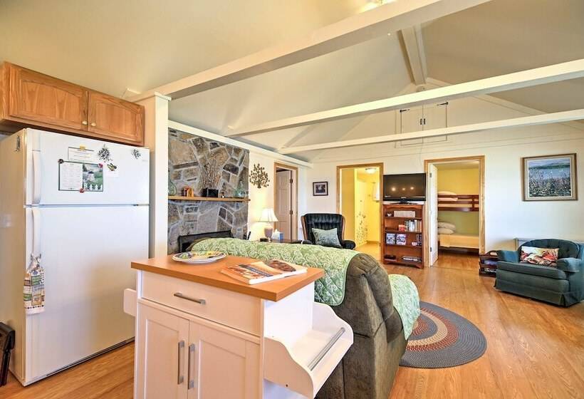 Willow Point  ~ Lake Champlain House W/ 2 Kayaks!