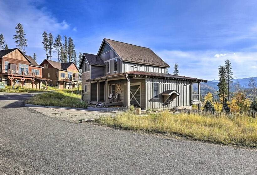 Winter Park Area Cabin, Hot Tub & Mountain Views!