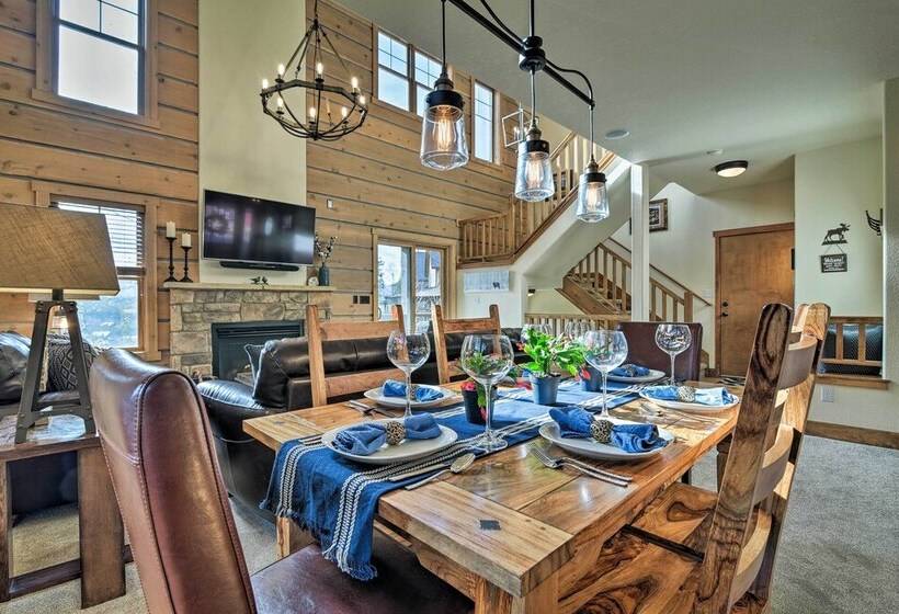 Winter Park Area Cabin, Hot Tub & Mountain Views!