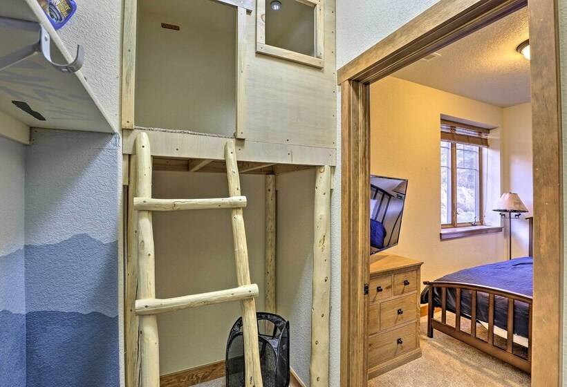 Winter Park Area Cabin, Hot Tub & Mountain Views!