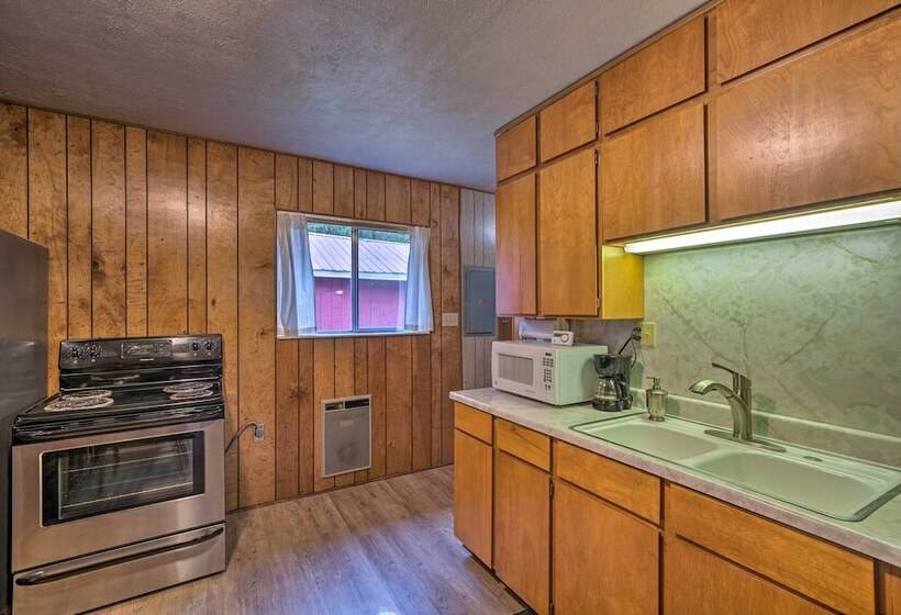 2 Cozy Island Park Cabins W/ Near The Lake!