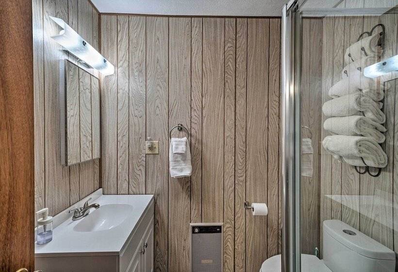 2 Cozy Island Park Cabins W/ Near The Lake!