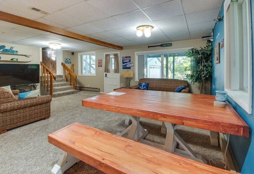 2 Level Home W/ Deck: 1/2 Mi To Lake Mcconaughy!