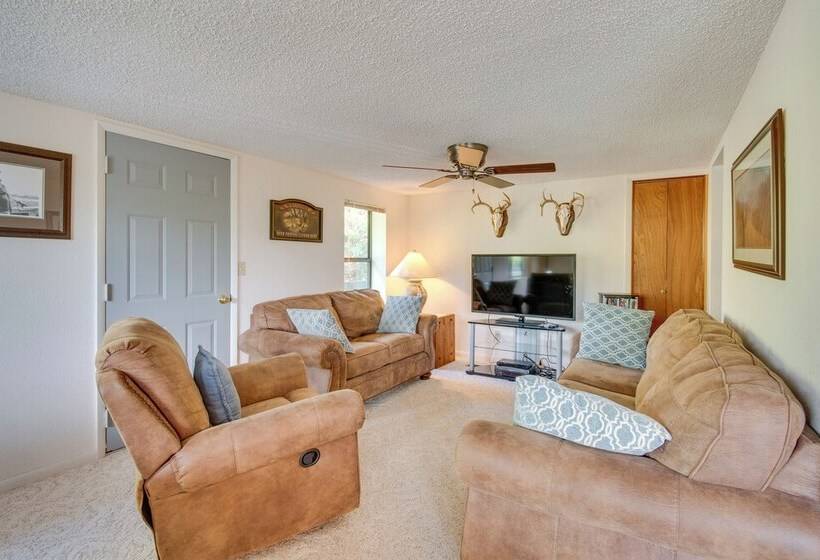 2 Level Home W/ Deck: 1/2 Mi To Lake Mcconaughy!