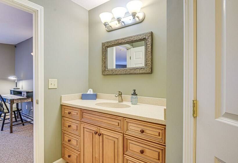 4 Season Home: Fireplace & Fire Pit In Barnstead