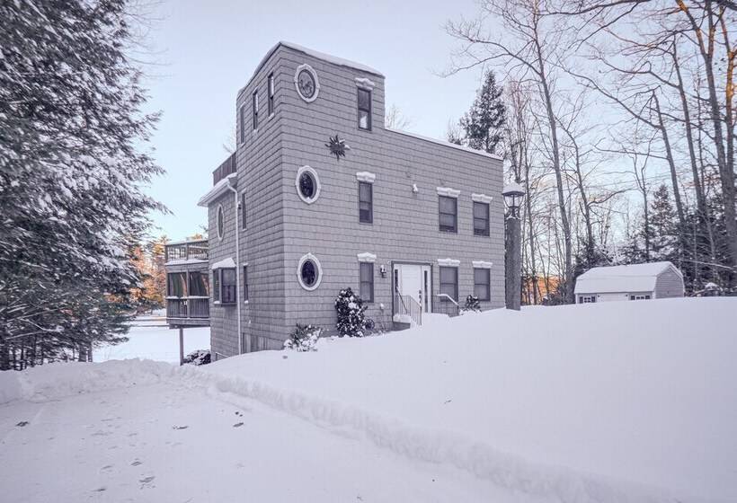 4 Season Home: Fireplace & Fire Pit In Barnstead