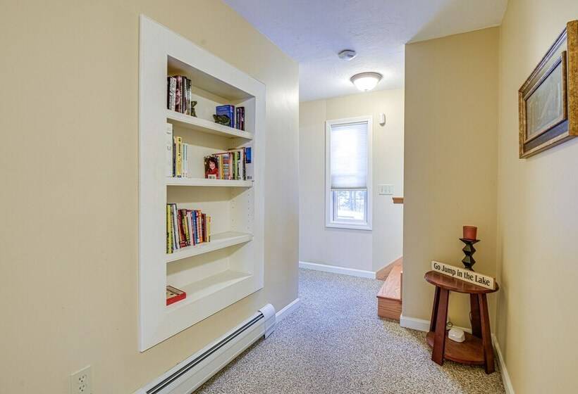 4 Season Home: Fireplace & Fire Pit In Barnstead