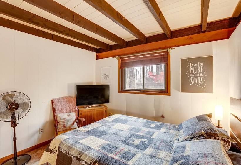 A Frame Cabin W/ Hot Tub: 1 Mi To Beech Mountain!