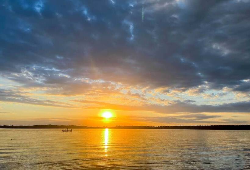 Airy Cottage Close To Rock Lake W/ Fire Pit!