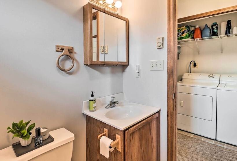 Albrightsville Cabin W/ Fire Pit: Swim, Hike & Ski