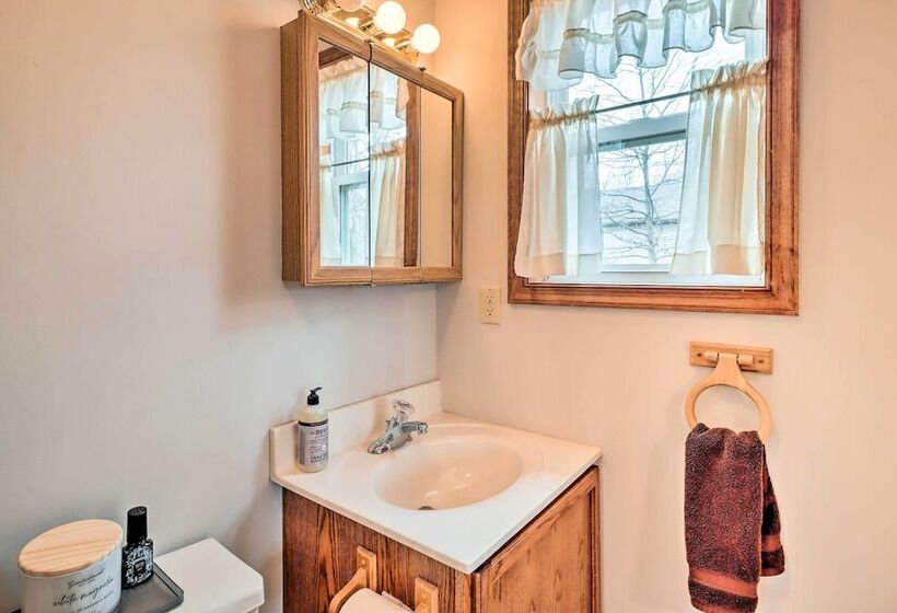 Albrightsville Cabin W/ Fire Pit: Swim, Hike & Ski