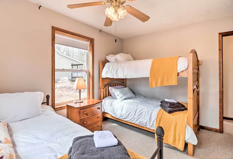 Albrightsville Cabin W/ Fire Pit: Swim, Hike & Ski