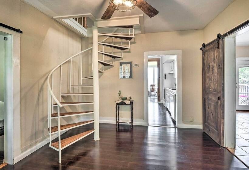 Pet Friendly Austin Home W/ Deck, Yard, & Views!