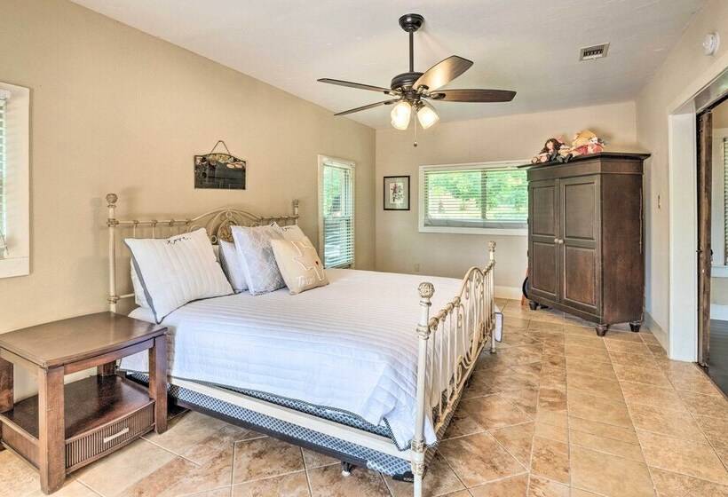 Pet Friendly Austin Home W/ Deck, Yard, & Views!