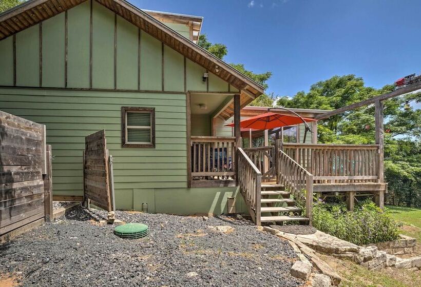 Pet Friendly Austin Home W/ Deck, Yard, & Views!