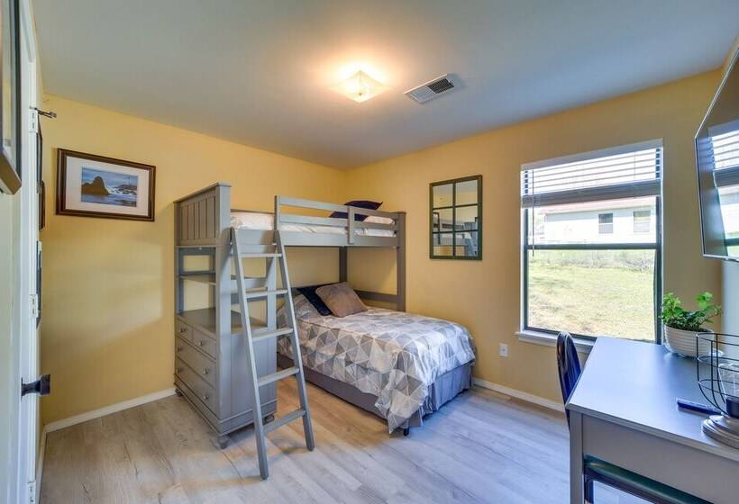 Barling Vacation Rental: Fenced In Yard W/ Hot Tub