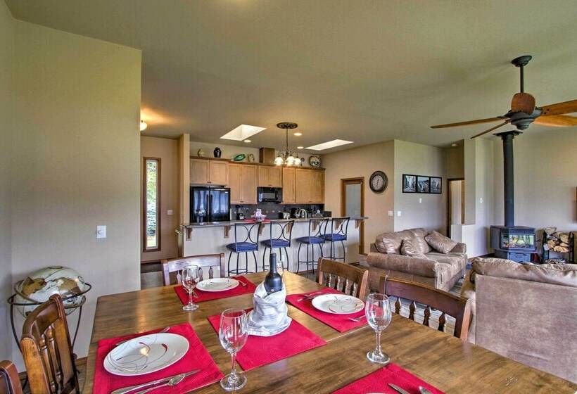 Bayside Home   6 Miles To Olympic National Forest!