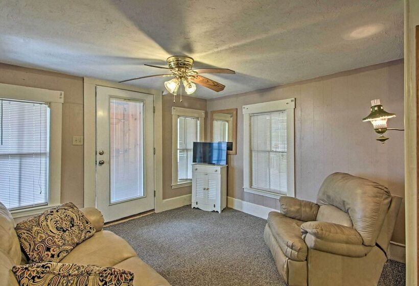 Bayside Weirs Beach Cottage < Half Mile To Pier!