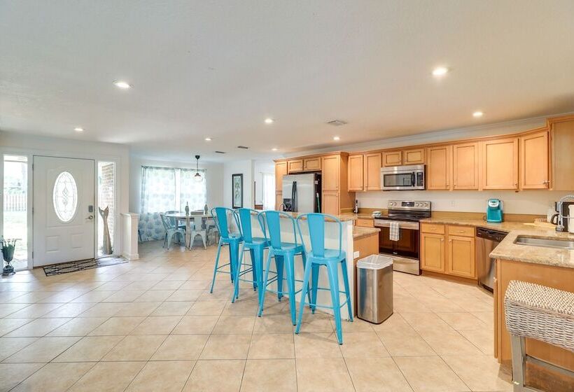 Beach Retreat In Jacksonville: Pet/family Friendly