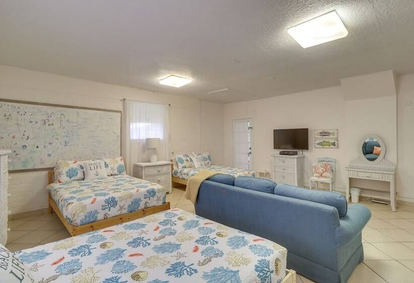Beach Retreat In Jacksonville: Pet/family Friendly