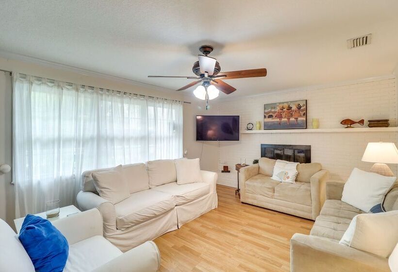 Beach Retreat In Jacksonville: Pet/family Friendly