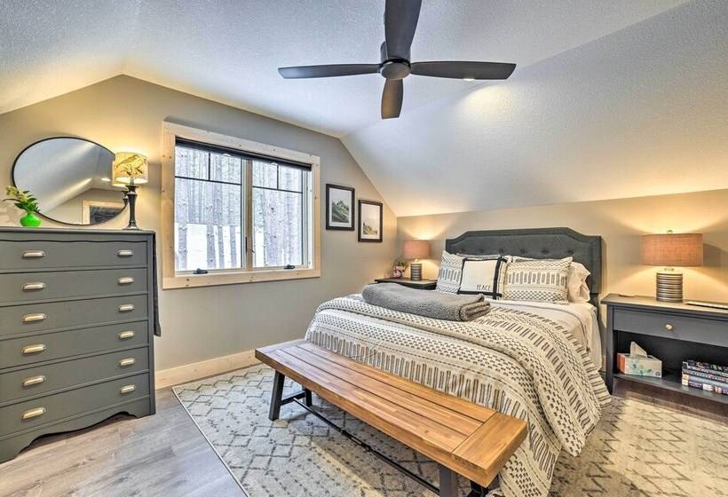 Bellaire Family Cabin: All Season Retreat!