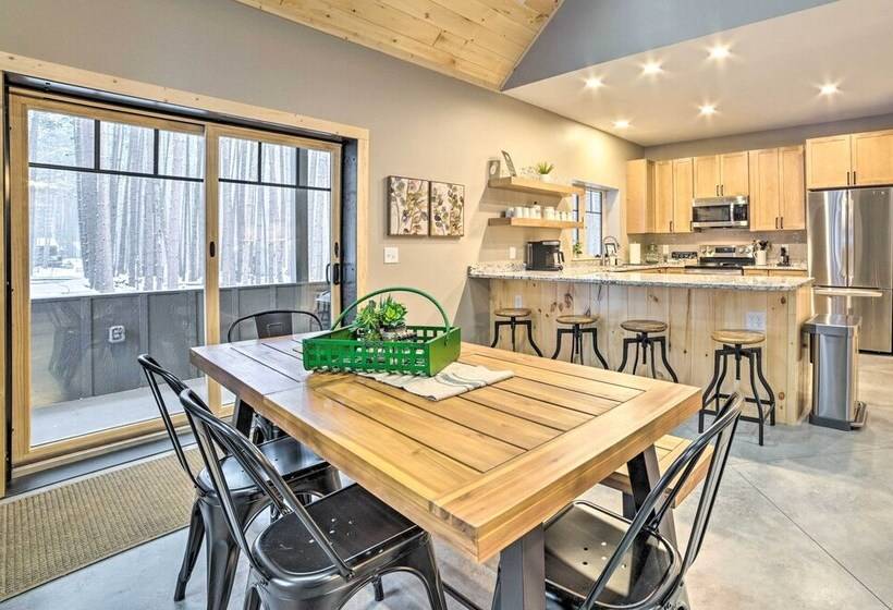 Bellaire Family Cabin: All Season Retreat!