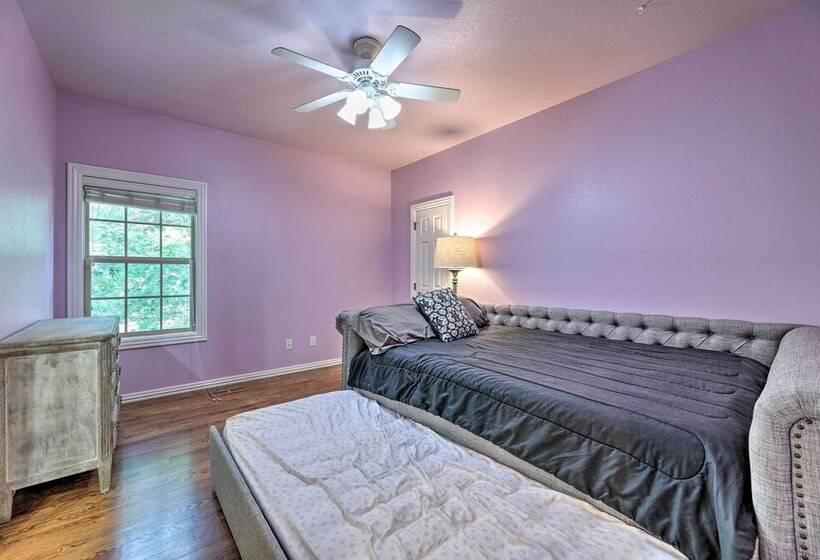 Bentonville Home W/ Pool Table, 2 Mi To Downtown!