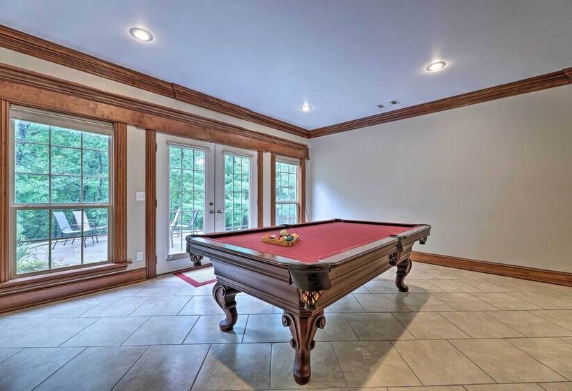 Bentonville Home W/ Pool Table, 2 Mi To Downtown!