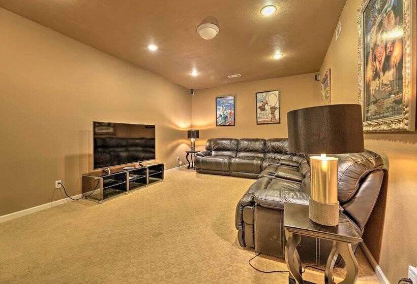 Bentonville Home W/ Pool Table, 2 Mi To Downtown!