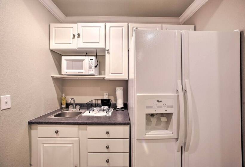 Bentonville Home W/ Pool Table, 2 Mi To Downtown!