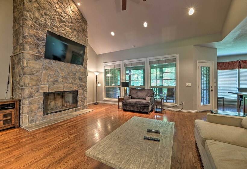 Bentonville Home W/ Pool Table, 2 Mi To Downtown!