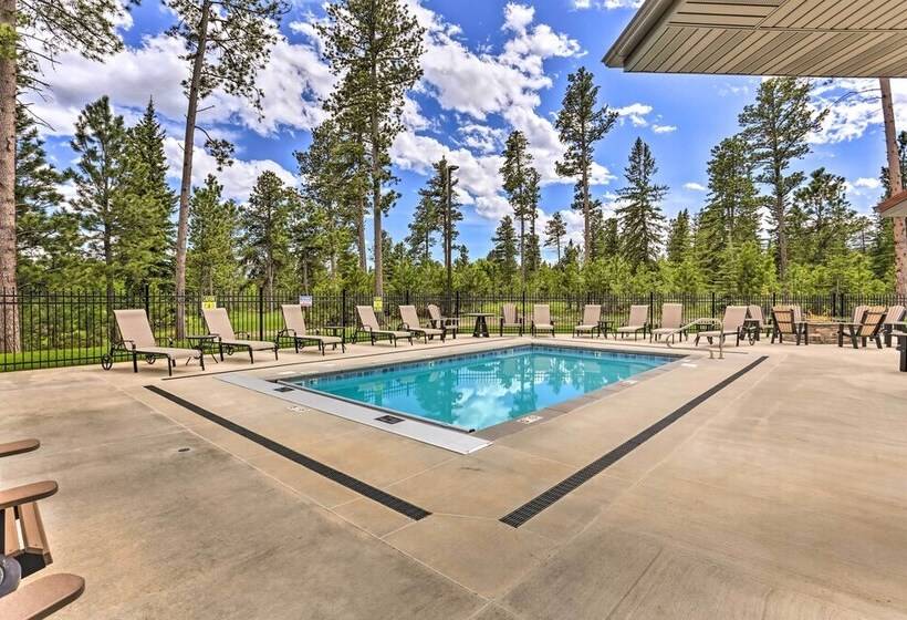 Black Hills Getaway W/ Deck Near Hiking Trails!