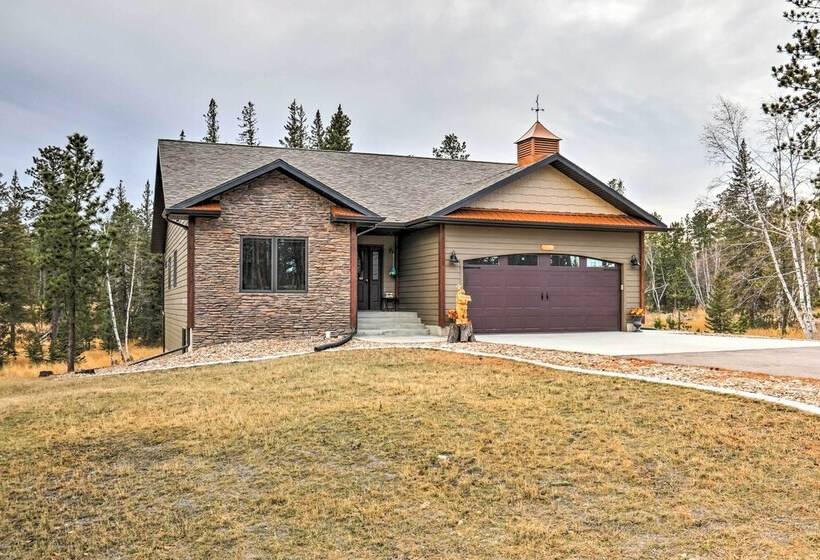 Black Hills Getaway W/ Deck Near Hiking Trails!