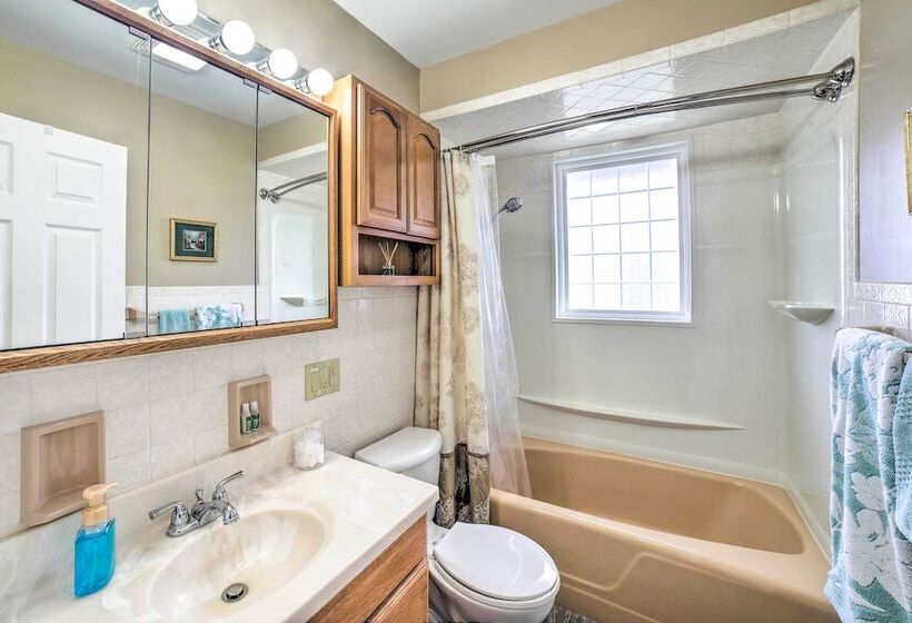 Bloomington Family Home   Private Deck & Yard