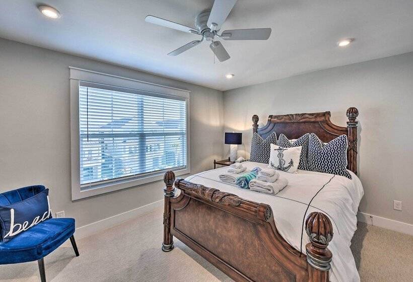 3 Decks & Water Views: Breezy Home In Hilton Head