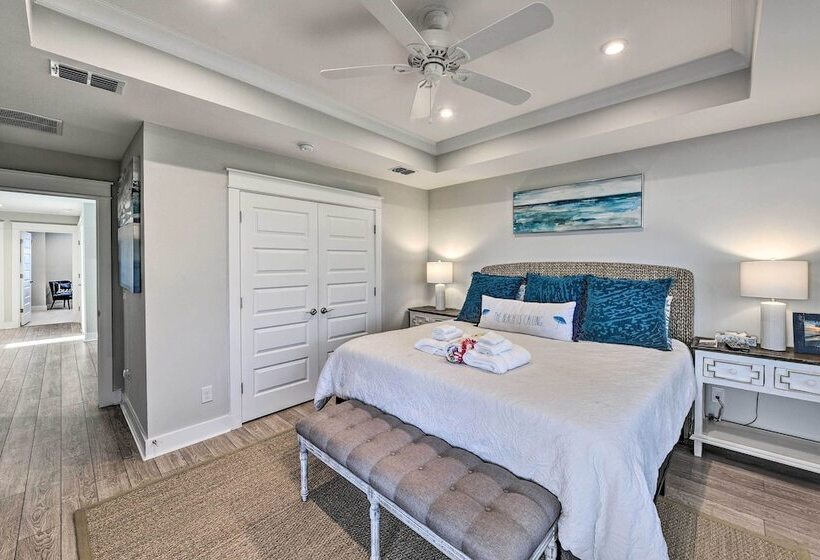 3 Decks & Water Views: Breezy Home In Hilton Head