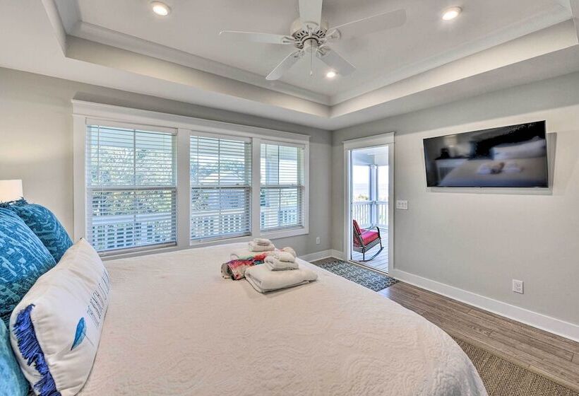 3 Decks & Water Views: Breezy Home In Hilton Head