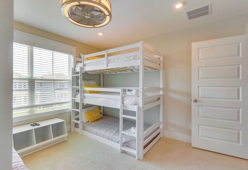 3 Decks & Water Views: Breezy Home In Hilton Head