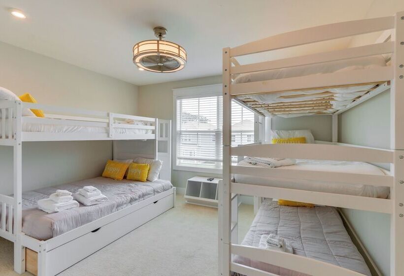 3 Decks & Water Views: Breezy Home In Hilton Head