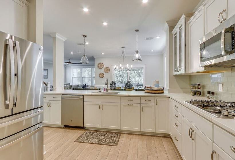 3 Decks & Water Views: Breezy Home In Hilton Head